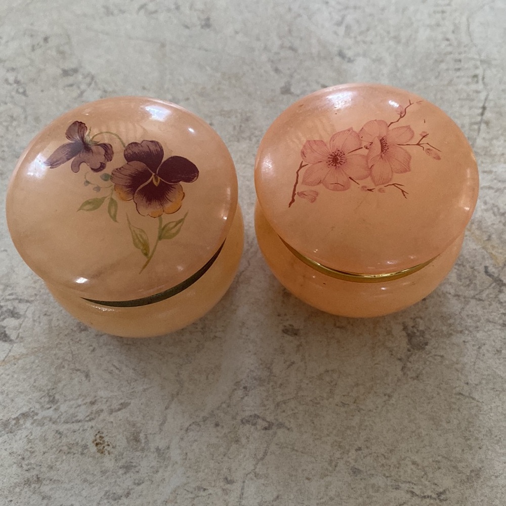 Set of 2 Vintage Made In Italy Alabaster Hand Carved Trinket Boxes